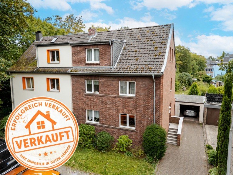 Hauptbild: Charmante Doppelhaush�lfte aus 1935 mit historischem Flair und gro�z�giger Grundst�cksfl�che